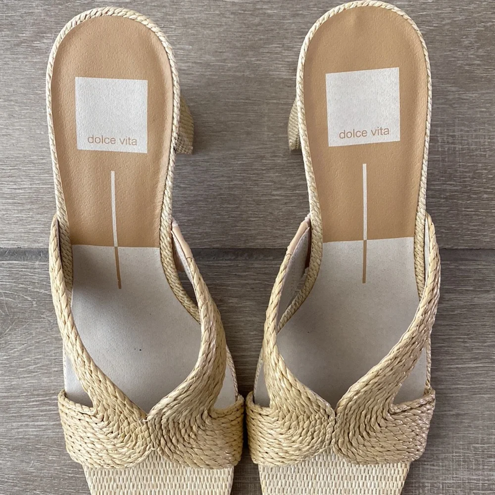 Dolce Vita Penny Sandal in Beige Size: 8